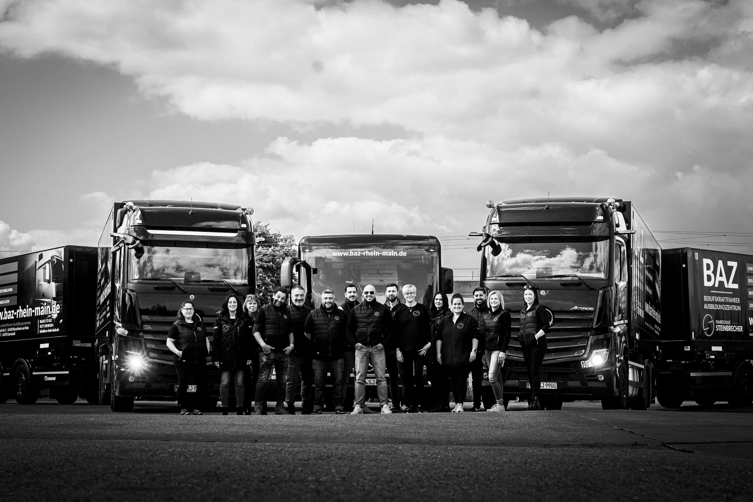 Fahrschule Steinbrecher Rüsselsheim am Main – 40 Jahre Erfahrung, 26 Fahrzeuge, AZAV-zertifiziertes BAZ